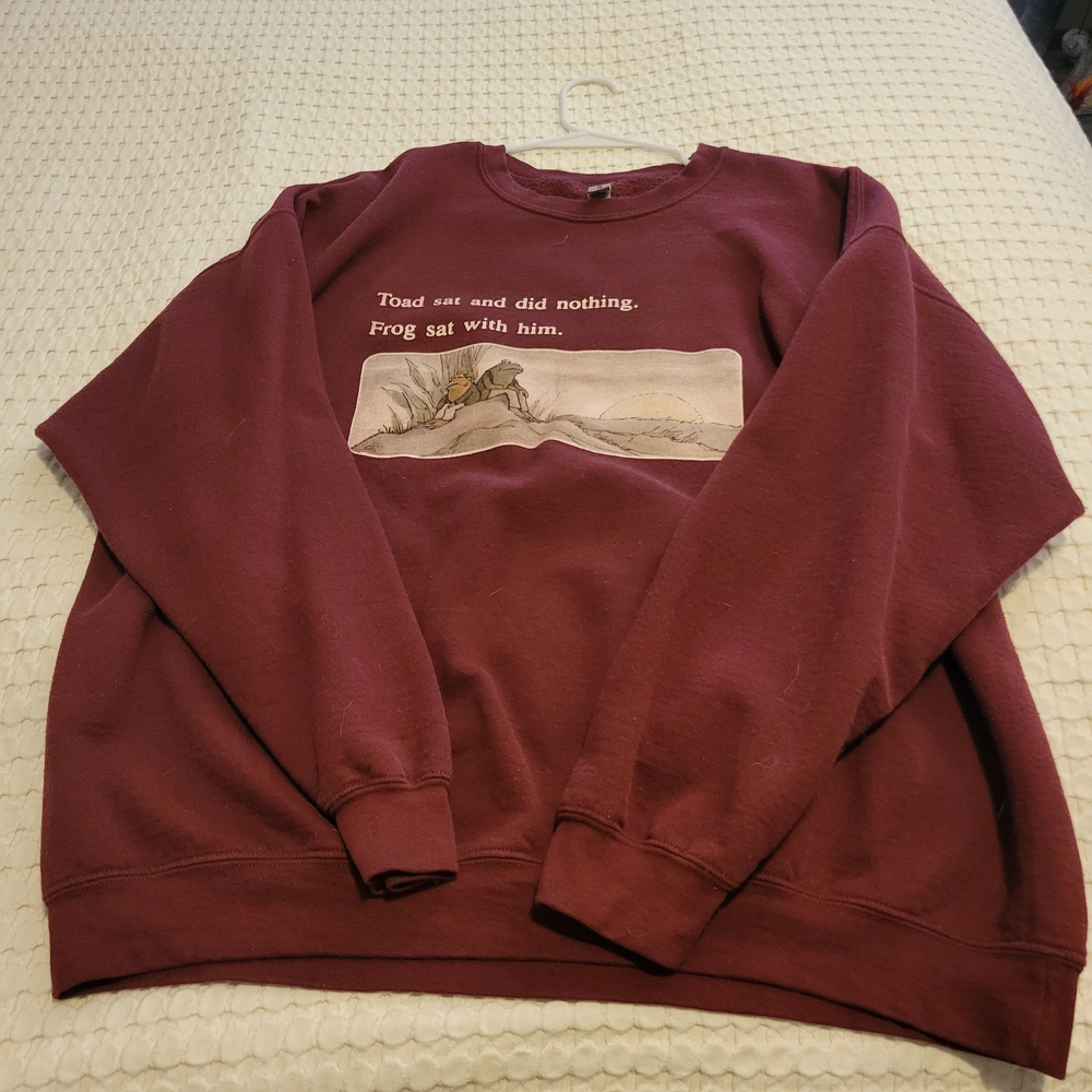 Gildan Frog and Toad Maroon Graphic Crewneck Sweater